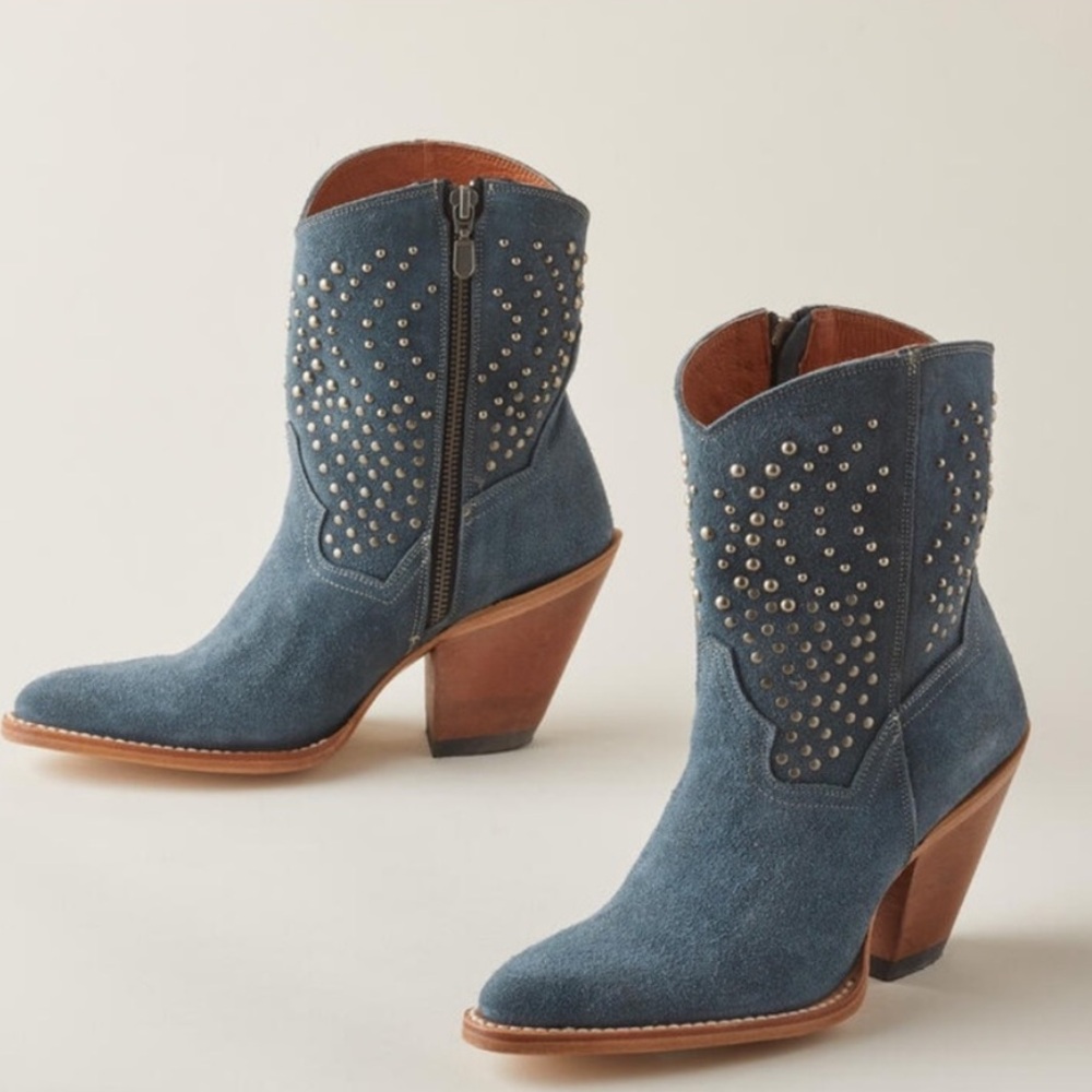 NWT Dan Post Studded Blue Suede Boots Gorgeous!! Size 9